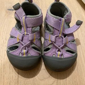 Keen shoes size 6 worn once